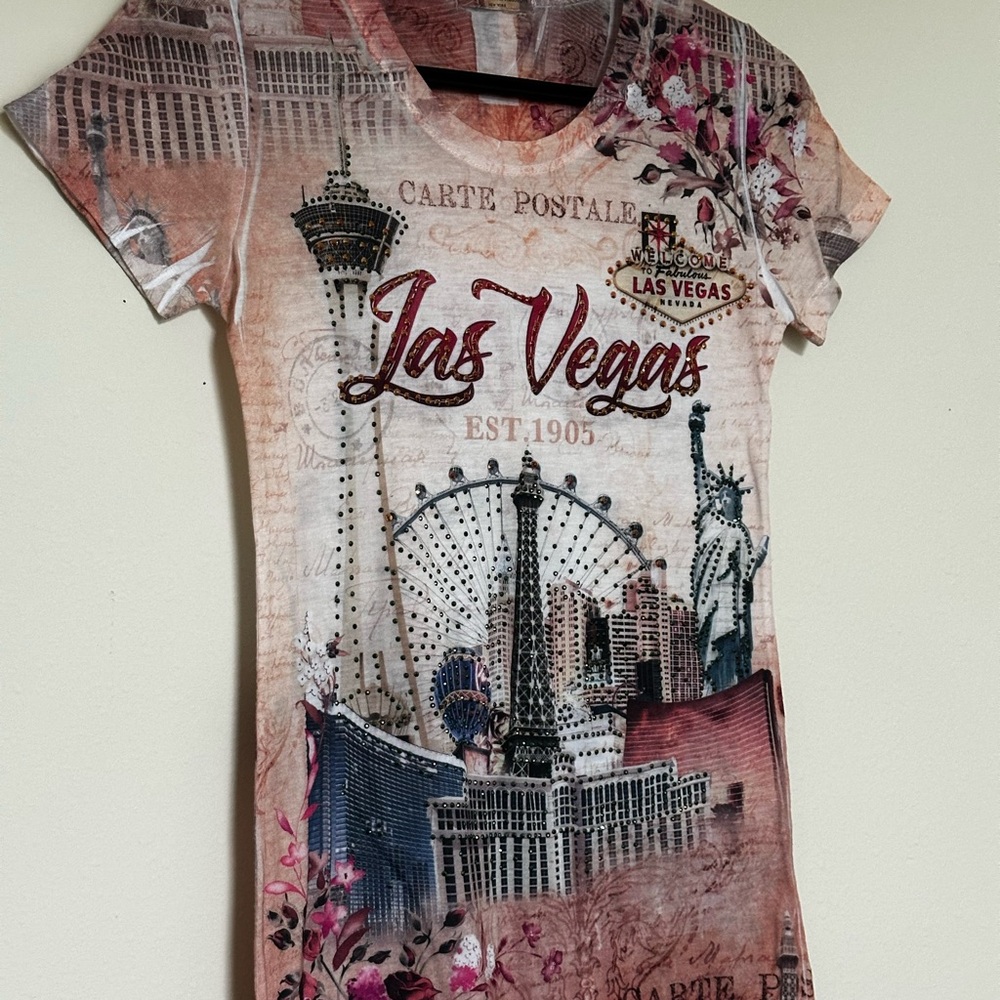 Pink and Black Fitted Graphic Short Sleeve Tee